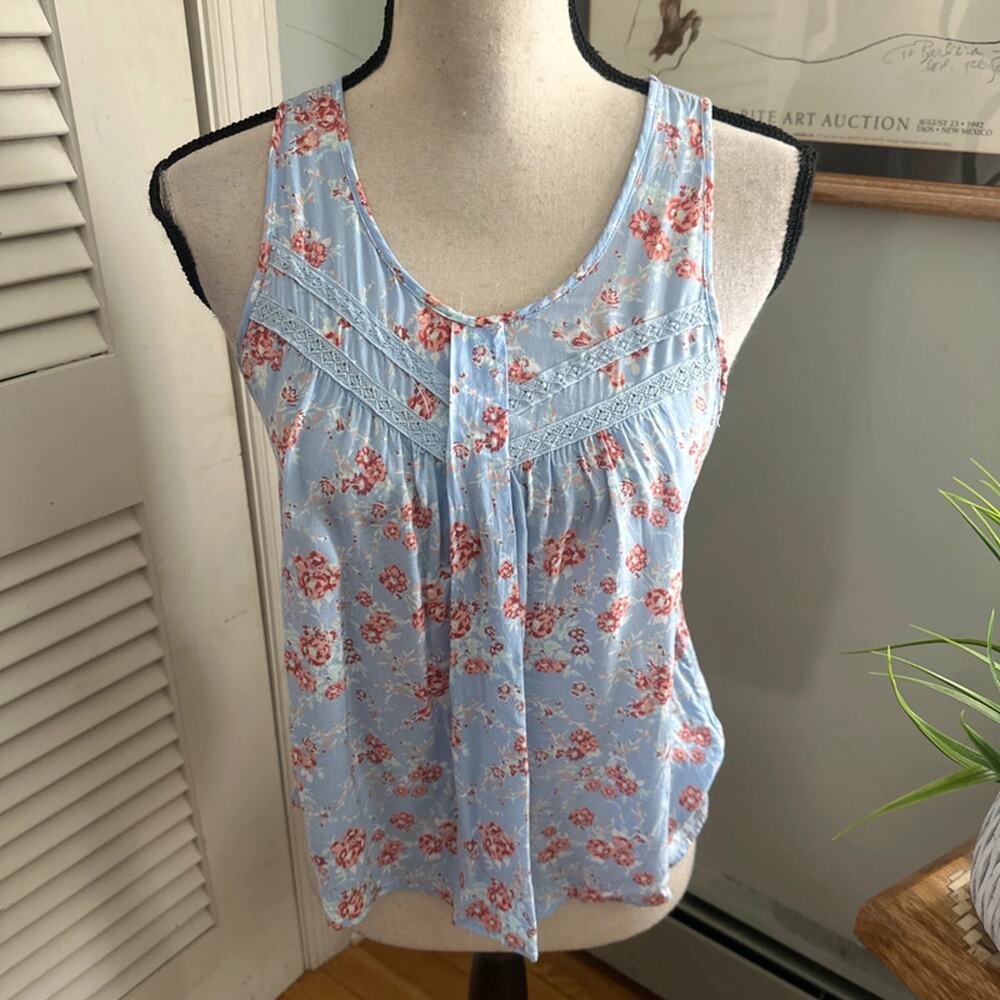 Chloe K Top Womens Large Blue Dainty Floral Romantic Feminine Spring Soft Girl
